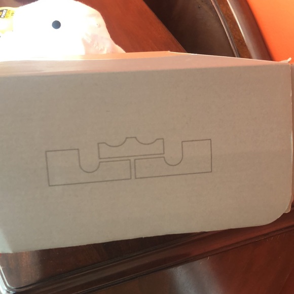 NIKE LEBRON 18 . Low Ep size 9.5 - Picture 5 of 8